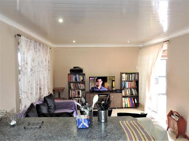 2 Bedroom House in Laingville