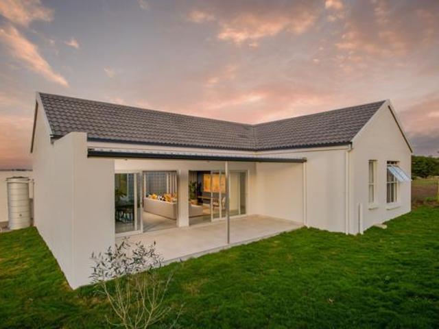 2 Bedroom House in Lalela Estate
