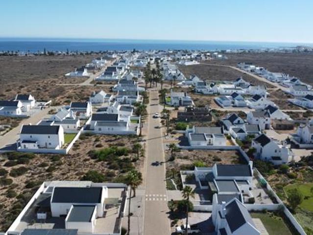 2 Bedroom House in Lampiesbaai