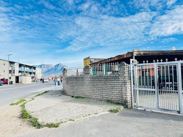 2 Bedroom House in Langa