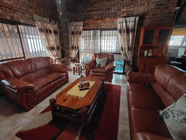2 Bedroom House in Leeupoort