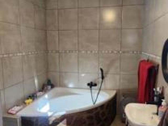 2 Bedroom House in Leeupoort