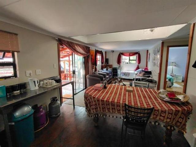 2 Bedroom House in Leeupoort