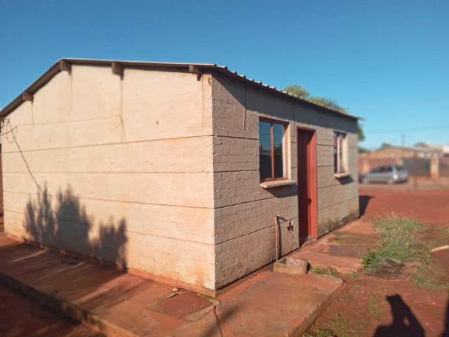 2 Bedroom House in Lehae
