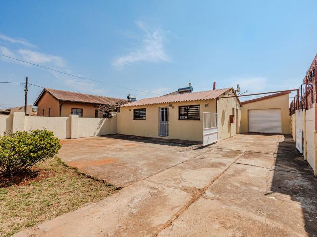 2 Bedroom House in Lenasia