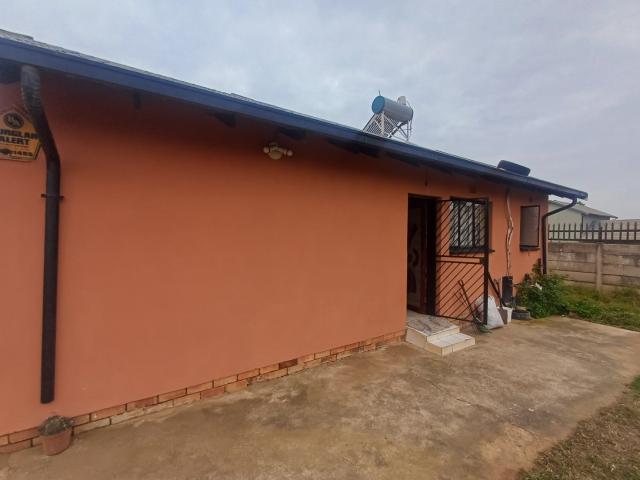 2 Bedroom House in Lenasia South