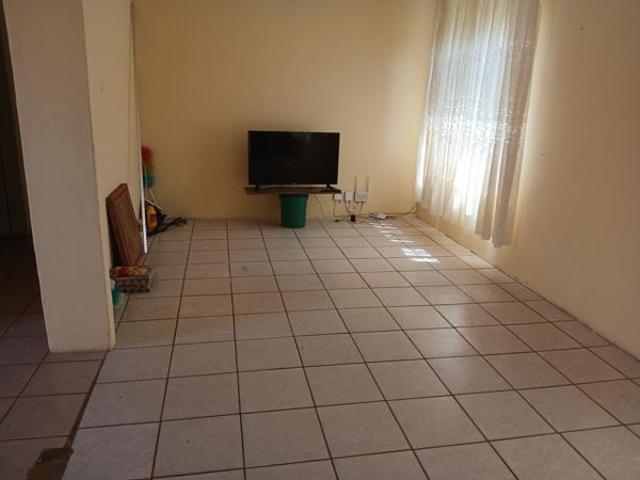 2 Bedroom House in Lenasia South