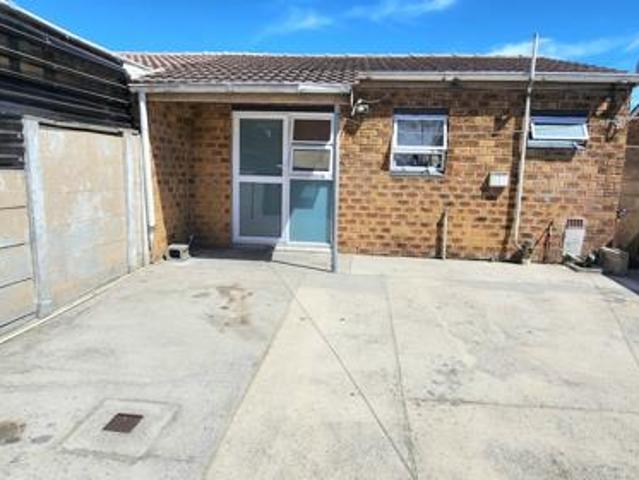 2 Bedroom House in Lentegeur