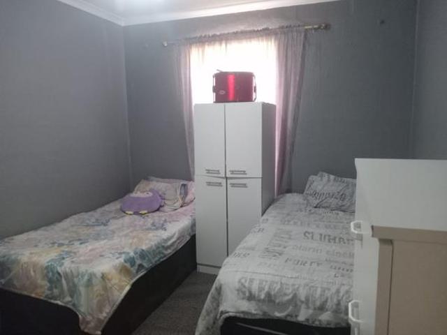 2 Bedroom House in Lentegeur