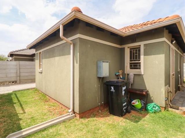 2 Bedroom House in Leopards Rest Security Estate
