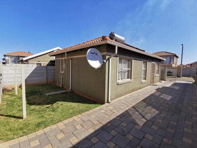 2 Bedroom House in Leopard's Rest Security Estate
