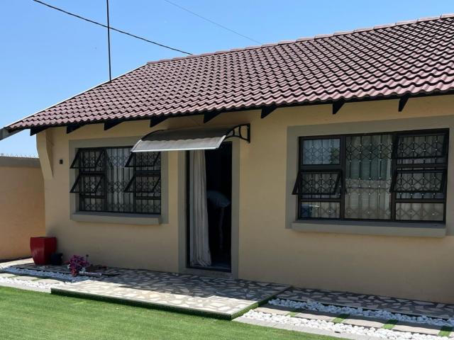 2 Bedroom House in Mmabatho