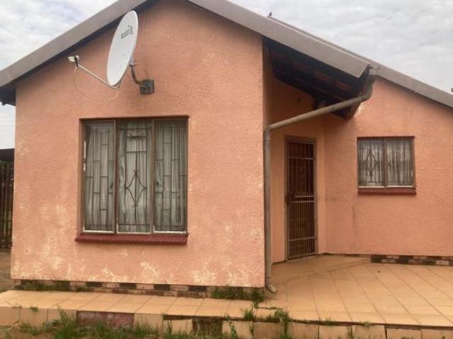 2 Bedroom House in Mmabatho unit 14