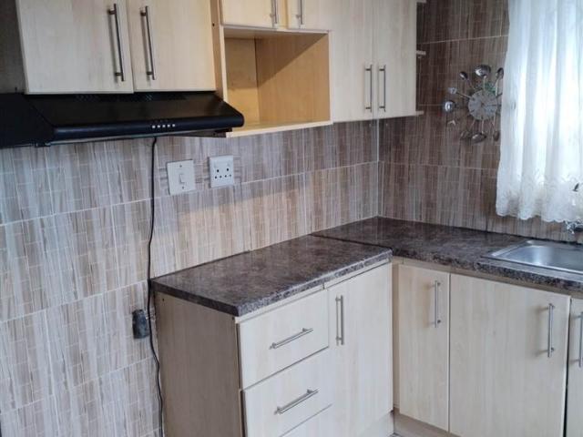 2 Bedroom House in Motherwell