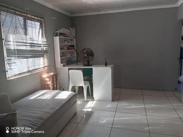 2 Bedroom House in Motherwell