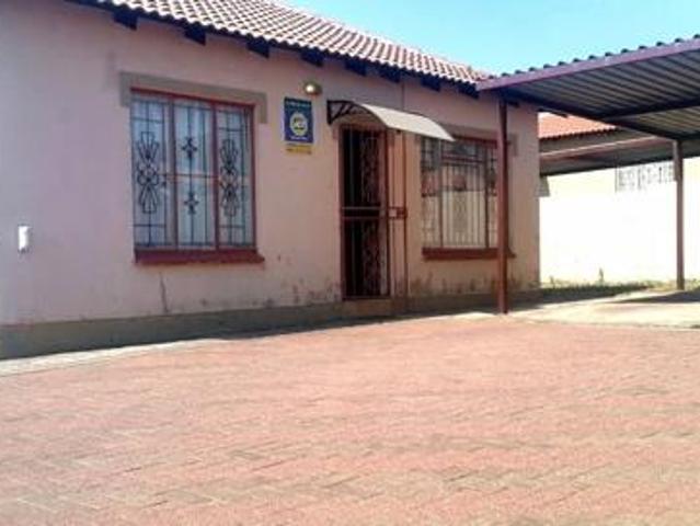 2 Bedroom House in Modelpark