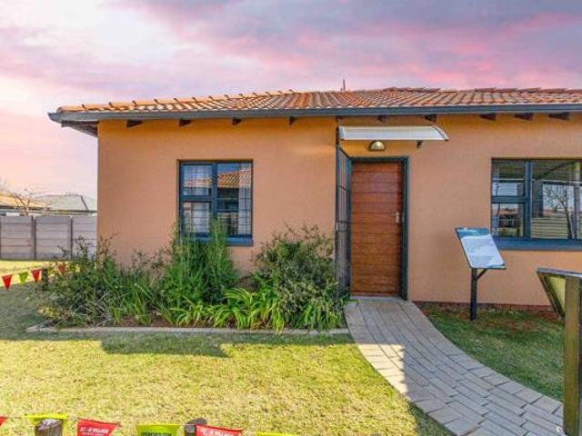 2 Bedroom House in Mohlakeng