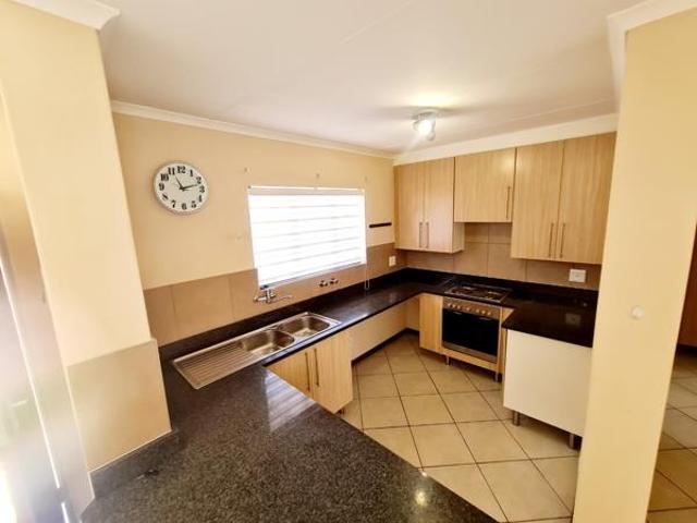 2 Bedroom House in Monavoni