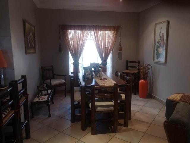 2 Bedroom House in Montana Park