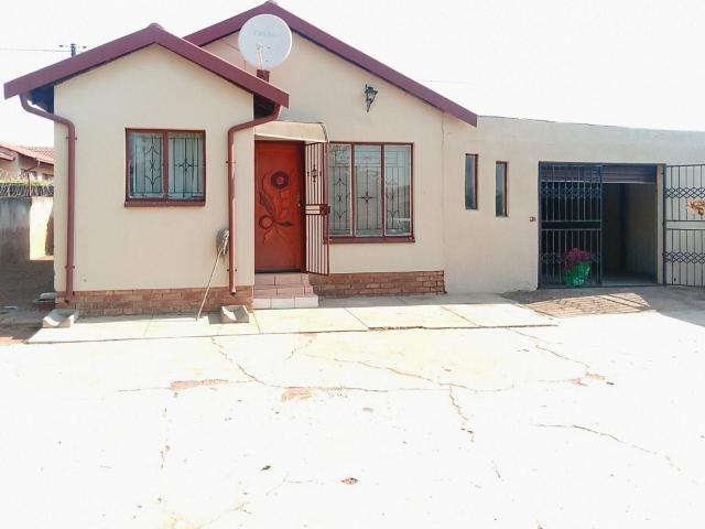 2 Bedroom House in Mabopane