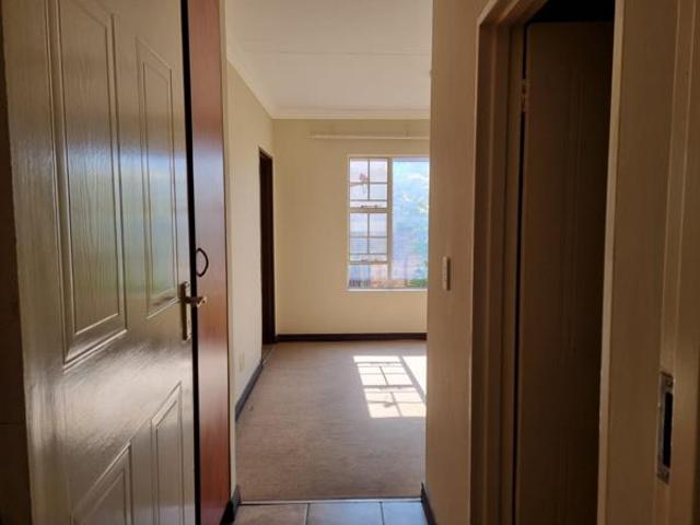 2 Bedroom House in Magalieskruin