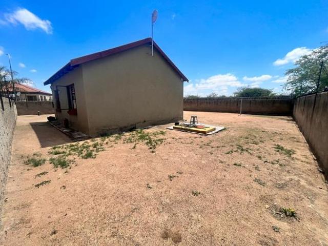 2 Bedroom House in Mahlasedi Park