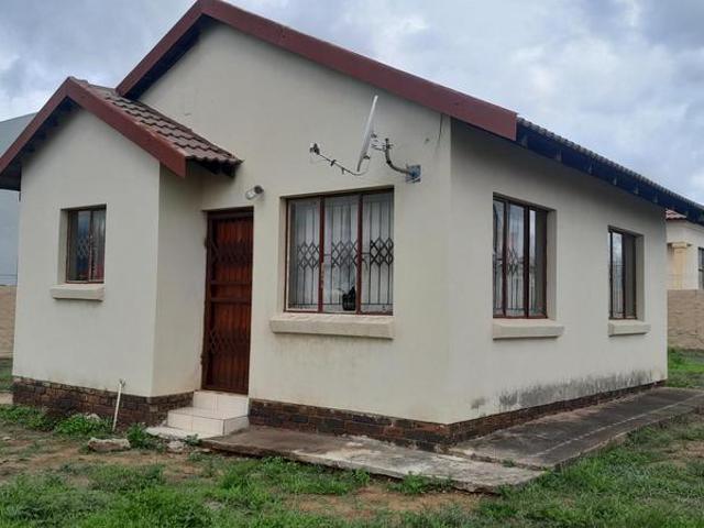 2 Bedroom House in Mahlasedi Park