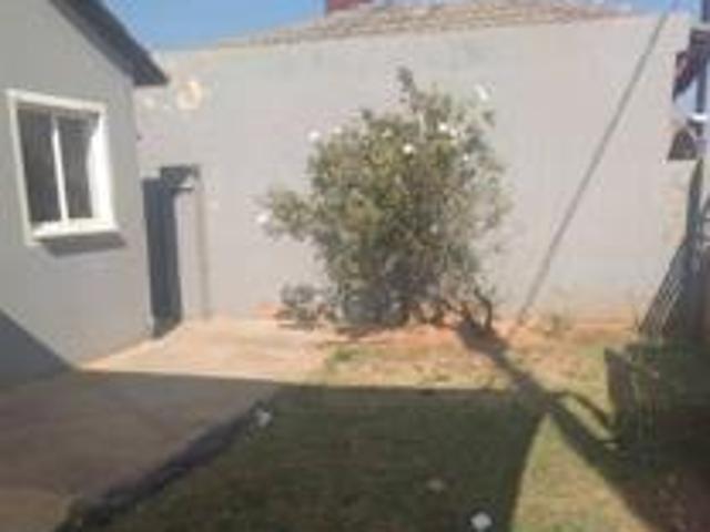 2 Bedroom House in Mahube Valley