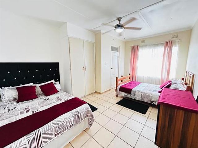 2 Bedroom Apartment in Manaba Beach