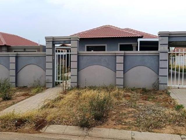 2 Bedroom House in Mandela View