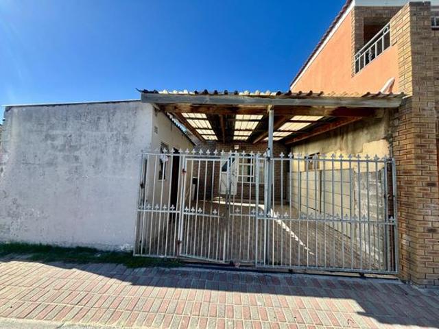 2 Bedroom House in Mandela Park