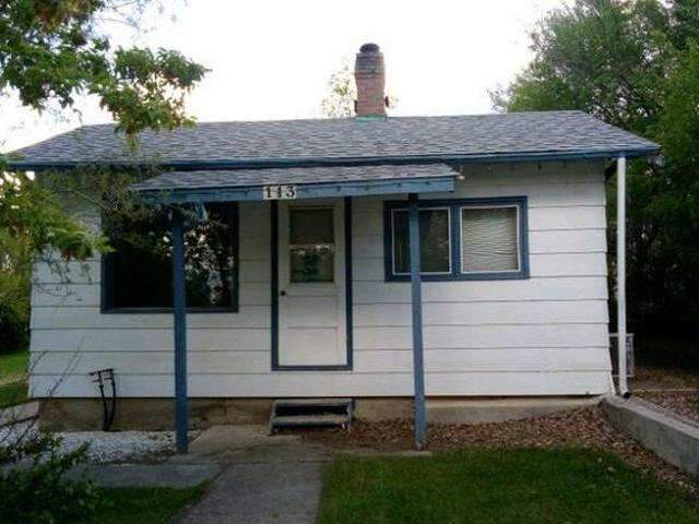 2 bedroom house in mankota Sask