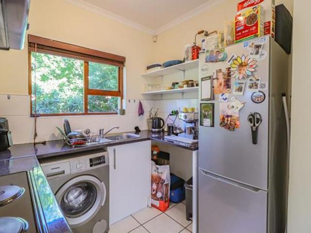 2 Bedroom House in Maroeladal