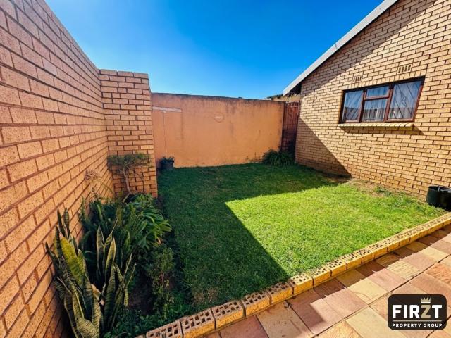 2 Bedroom House in Meadowlands