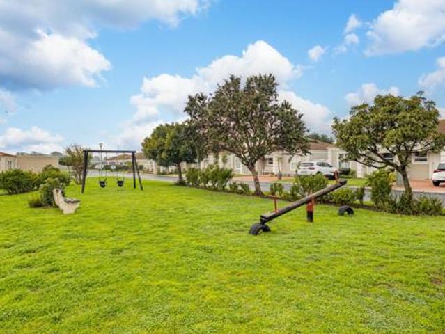 2 Bedroom House in Melkbosstrand