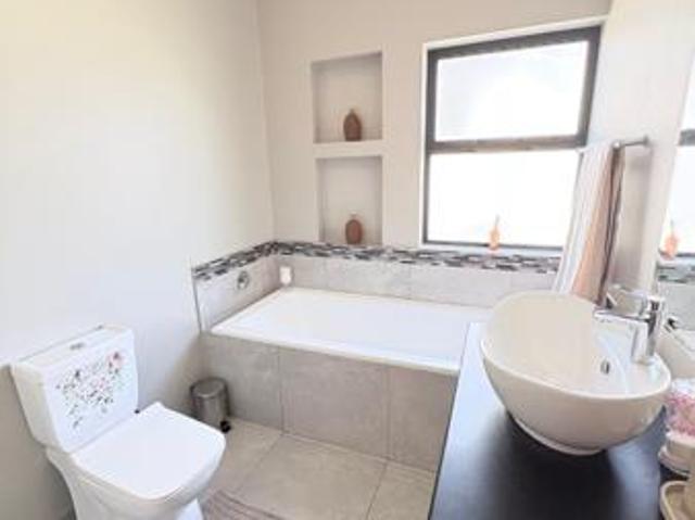 2 Bedroom House in Melodie