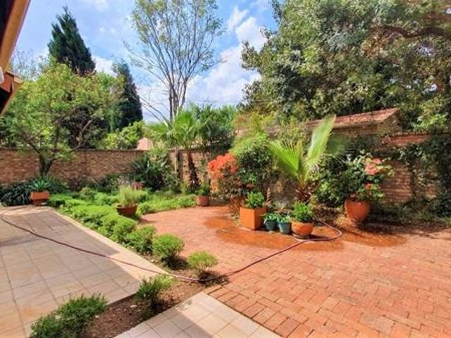 2 Bedroom House in Menlo Park