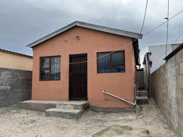 2 Bedroom House in Mfuleni