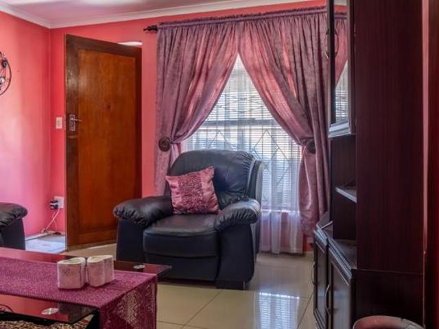 2 Bedroom House in Mitchells Plain