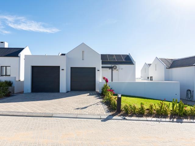 2 Bedroom House in Middedorp