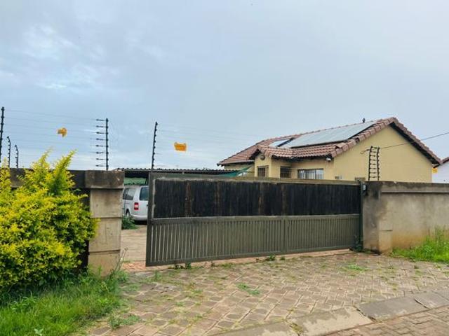 2 Bedroom House in Middelburg Central