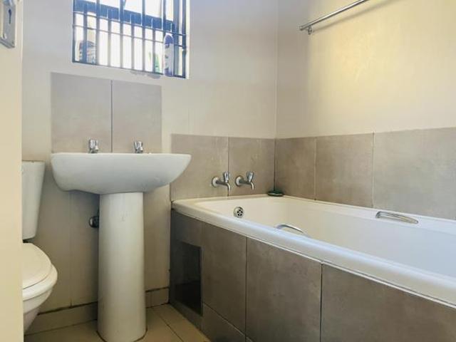 2 Bedroom House in Midfield Estate