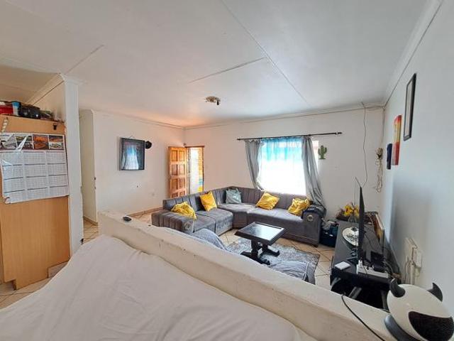 2 Bedroom House in Mineralia
