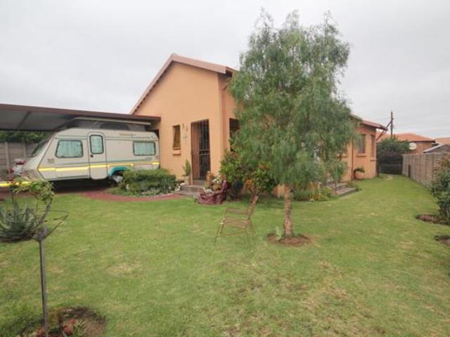 2 Bedroom House in Noordrand