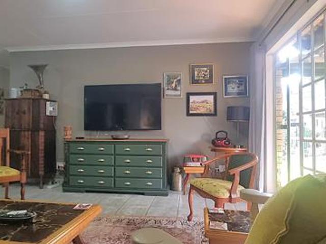 2 Bedroom House in Newlands