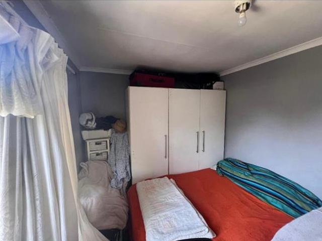 2 Bedroom House in Newlands East