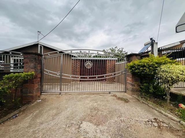 2 Bedroom House in Newlands East