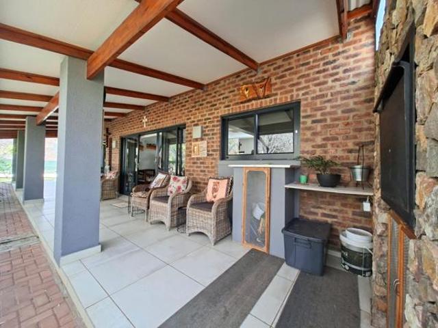 2 Bedroom House in Negester