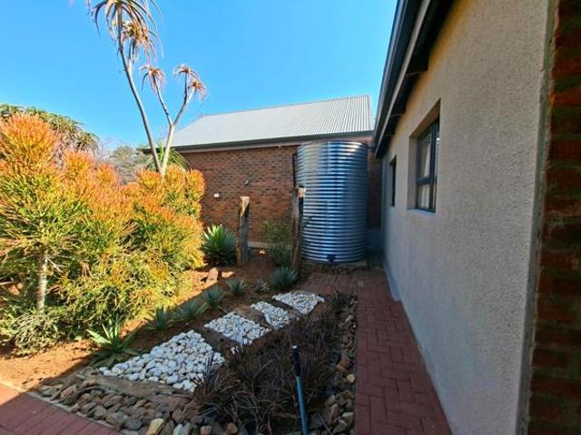 2 Bedroom House in Negester