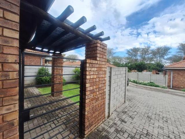 2 Bedroom House in Ngwenya River Estate